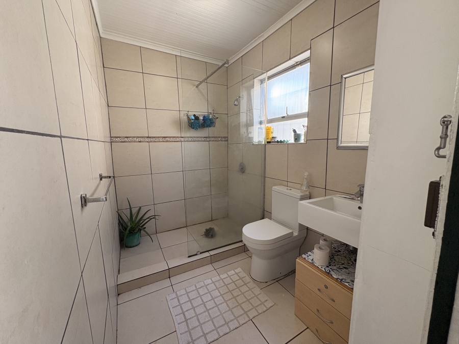 To Let 2 Bedroom Property for Rent in Walmer Estate Western Cape